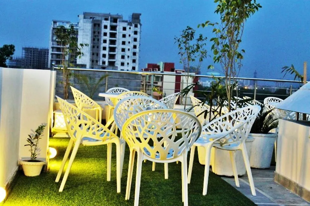 Hotel The Raj Vilas Agra