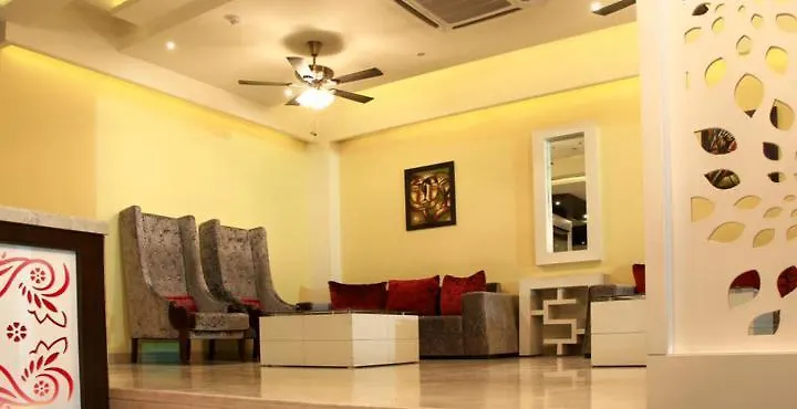 Hotel The Raj Vilas Agra