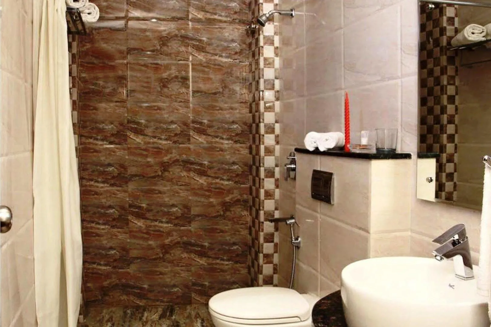 Hotel The Raj Vilas Agra
