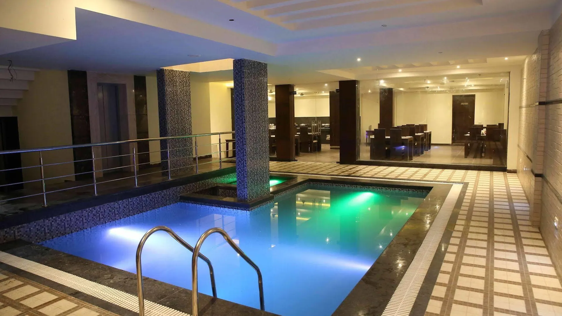 The Raj Vilas Agra  3*, Agra (Uttar Pradesh) India