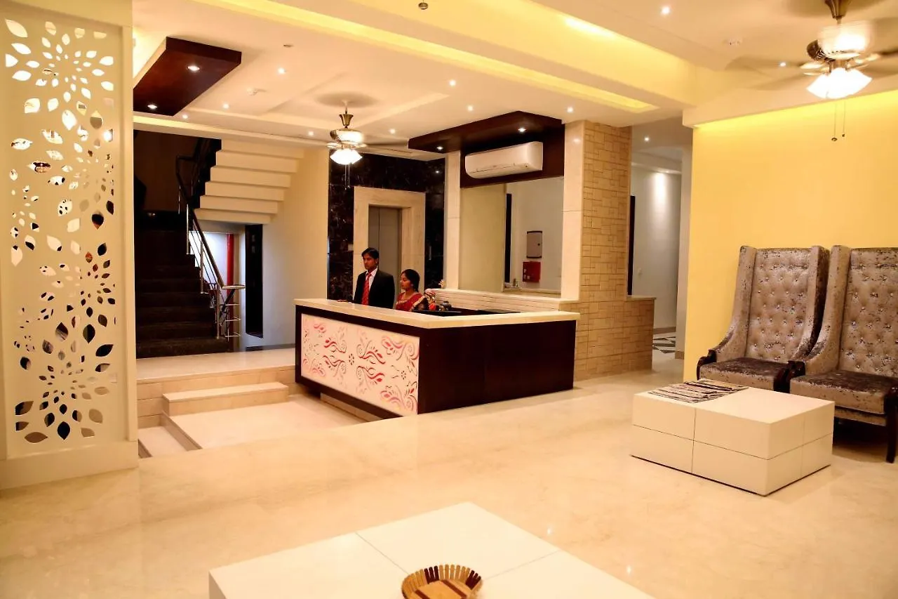 Hotel The Raj Vilas Agra